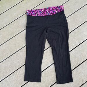 Yoga Pants Black Stretchy Capris  Oversized Girls XL Fits Womens Small